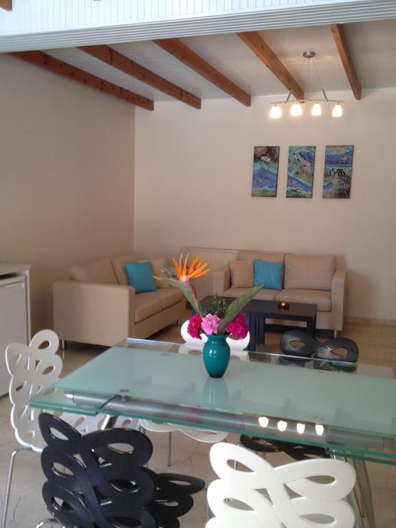Angelica Studios And Apartments Agia Marina Pokoj fotografie